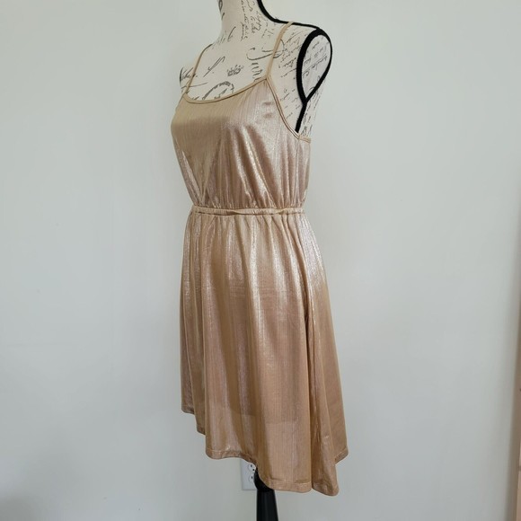 Wild Blue x Sadie Robertson Sz M Juniors Sheath Dress Gold Metallic NWT - Picture 4 of 9